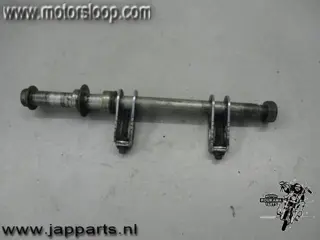 Honda CBR600F(PC35) Achterwiel as