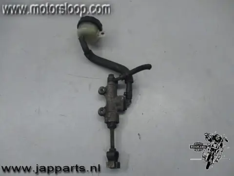 Honda CBR600F(PC35) Rempomp achter