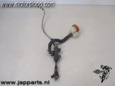 Honda CBX750F(RC17) Rempomp achter