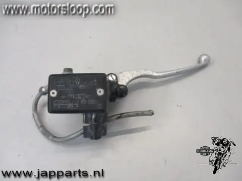 Honda CBX750F(RC17) Rempomp voor