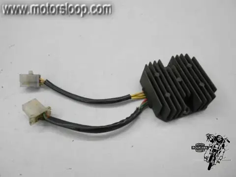 Honda CM400T(NC01) Spanningsregelaar