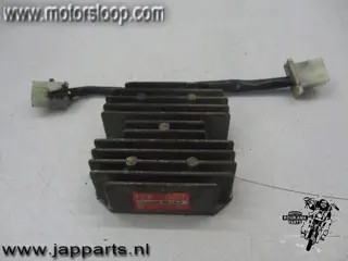 Honda CN250(MF02A) Spanningsregelaar