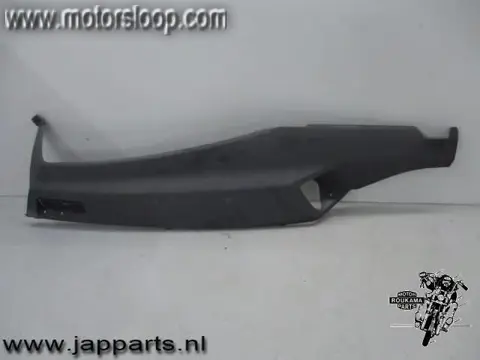 Honda CN250(MF02A) Zijkap links onder