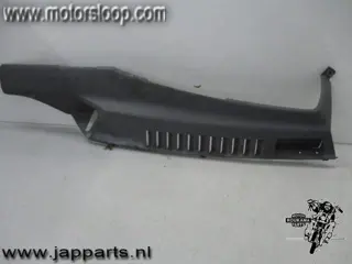 Honda CN250(MF02A) Zijkap rechts onder