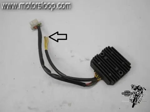 Honda GL500(PC02) Spanningsregelaar
