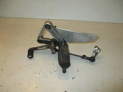 Honda NT650(RC31) Schetsplaat links met schakelpedaal