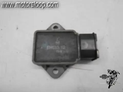 Honda NT650V(RC47) Spanningsregelaar