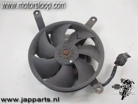 Honda ST1300 (SC51A) Koelvin links