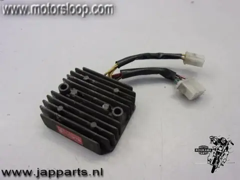 Honda VF1100S(SC17) Spanningsregelaar