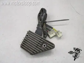 Honda VF500C(PC13) Spanningsregelaar
