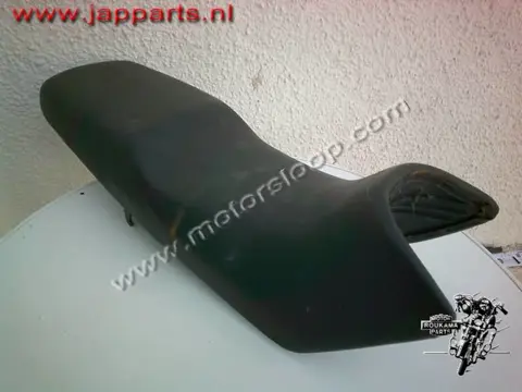 Honda VF500F(PC12) Zadel