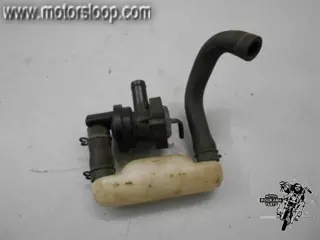 Honda VF700C(RC211) Luchtklep en reservoir