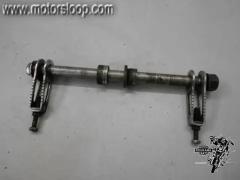 Honda VF750F(RC15) Achterwiel as