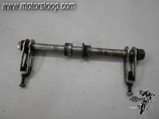 Honda VF750F(RC15) Achterwiel as