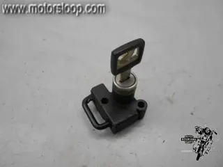 Honda VF750F(RC15) Helmslot