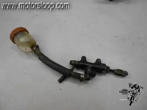 Honda VF750F(RC15) Rempomp achter