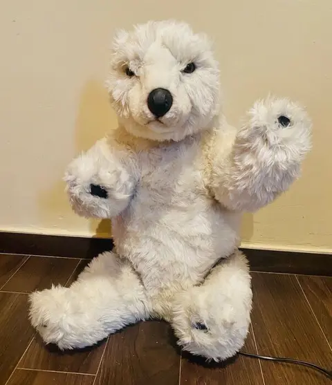 Unbranded - Lifesize Polar Bear Cub - Mechanisch
