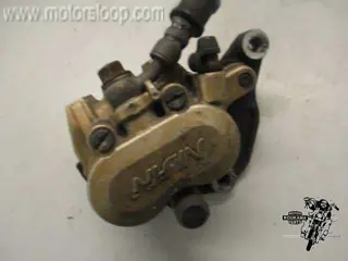 Honda VFR700F(RC26) Remklauw rechts voor