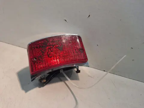 Honda VT700C(RC19) Achterlicht mindere staat