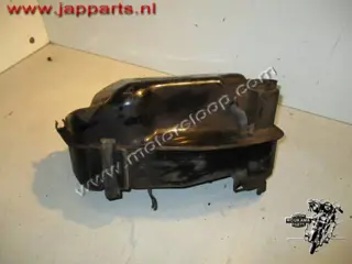 Honda VT700C(RC19) Fuel tank box
