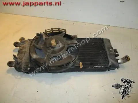 Honda VT700C(RC19) Radiateur met koelvin