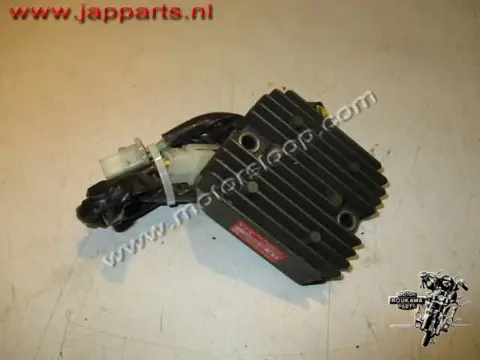 Honda VT700C(RC19) Spanningsregelaar