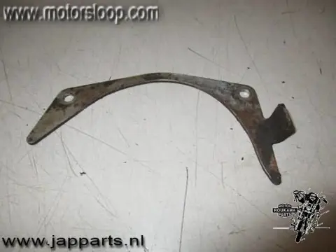 Honda XL125V(JC32) Voortandwielkap beugel