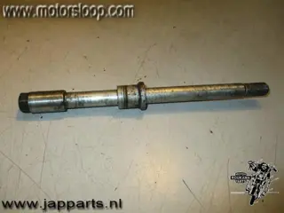 Honda XL125V(JC32) Voorwiel as