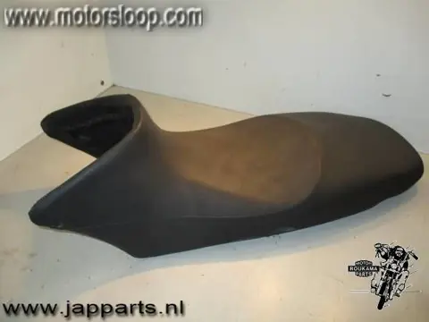 Honda XL125V(JC32) Zadel