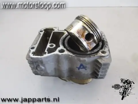 Honda XL600V(PD10) Cilinder met zuiger achter