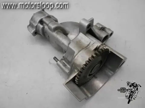 Honda XLV750R(RD01) Oliepomp