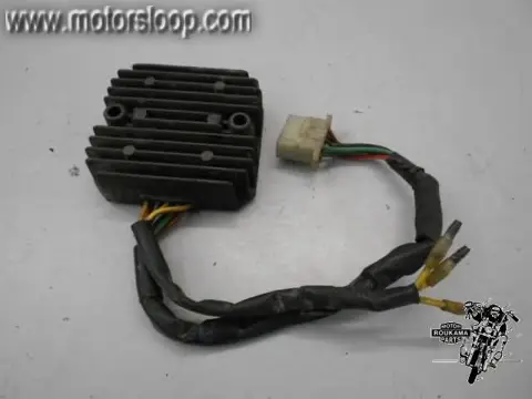 Honda XLV750R(RD01) Spanningsregelaar