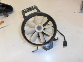 Kawasaki GPZ600R Koelvin 59502-1057