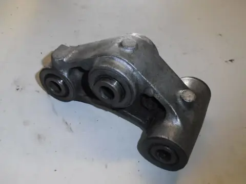 Kawasaki GPZ600R Schokbreker scharnier ( link ) 39007-1127