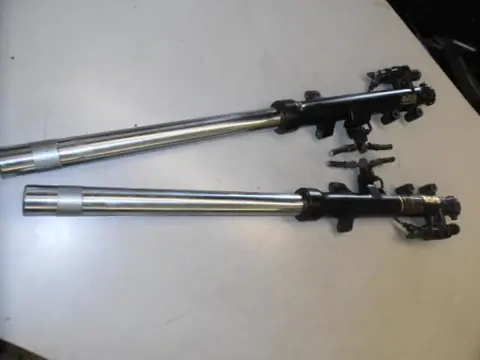 Kawasaki GPZ600R Voorvorkpoten met antiduik systeem