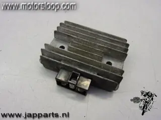 Kawasaki GPZ750(ZX750A) Spanningsregelaar