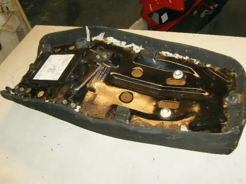 Kawasaki KZ650H Zadel Bodemplaat