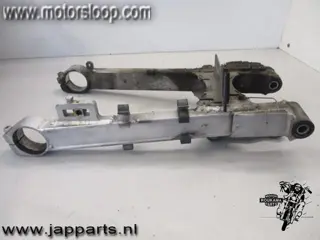 Kawasaki GPZ900R(ZX900A) Achterbrug