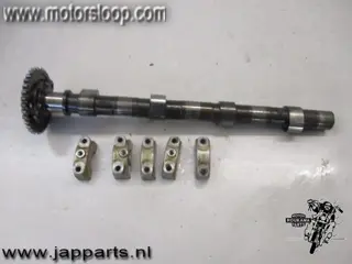 Kawasaki GPZ900R(ZX900A) Nokkenas uitlaat