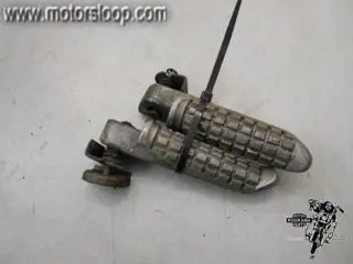 Kawasaki GPZ900R(ZX900A) Voetsteps achter