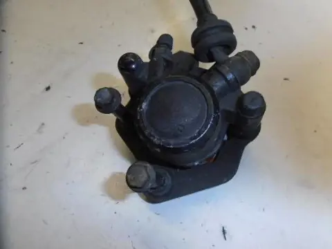 Kawasaki GT550 Remklauw links voor