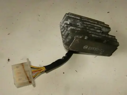 Kawasaki GT550 Spanningsregelaar 21066-1030