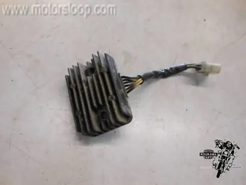 Kawasaki GT550(KZ550G) Spanningsregelaar
