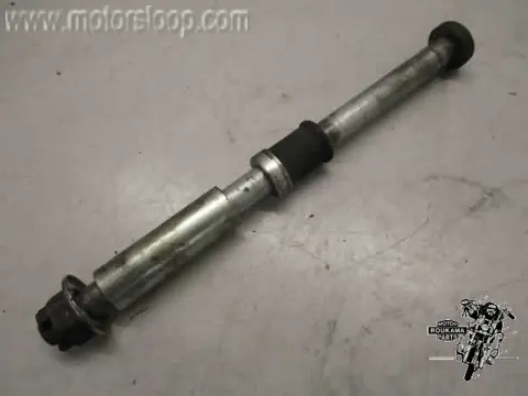 Kawasaki GT750 Achterwiel as