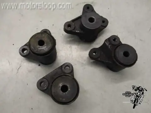 Kawasaki GT750 Motor steunen