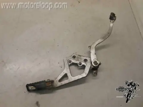 Kawasaki KL650B Schetsplaat met step rechts met rempedaal