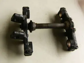 Kawasaki KLR250 Balhoofdplaten 44037-1178 & 44039-1121