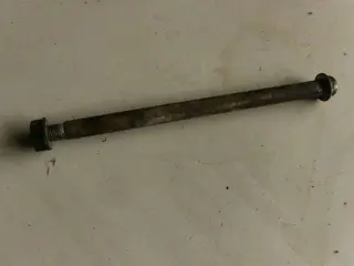 Kawasaki KLR250 Voorwiel As