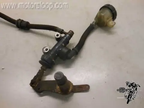 Kawasaki KZ1100D(BD10CA) Rempomp achter