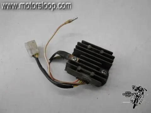 Kawasaki KZ250CSR(KZ250D2) Spanningsregelaar